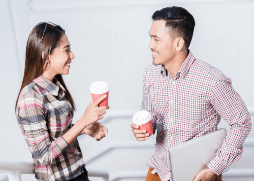 couple talking over coffee 
how to respond a compliment from a guy