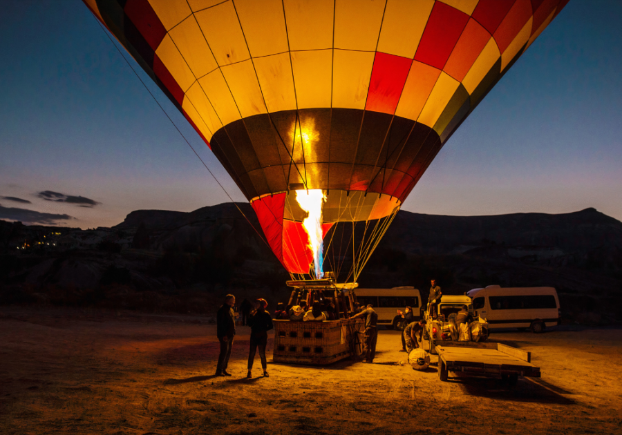 riding a hot air balloon things to do before 30